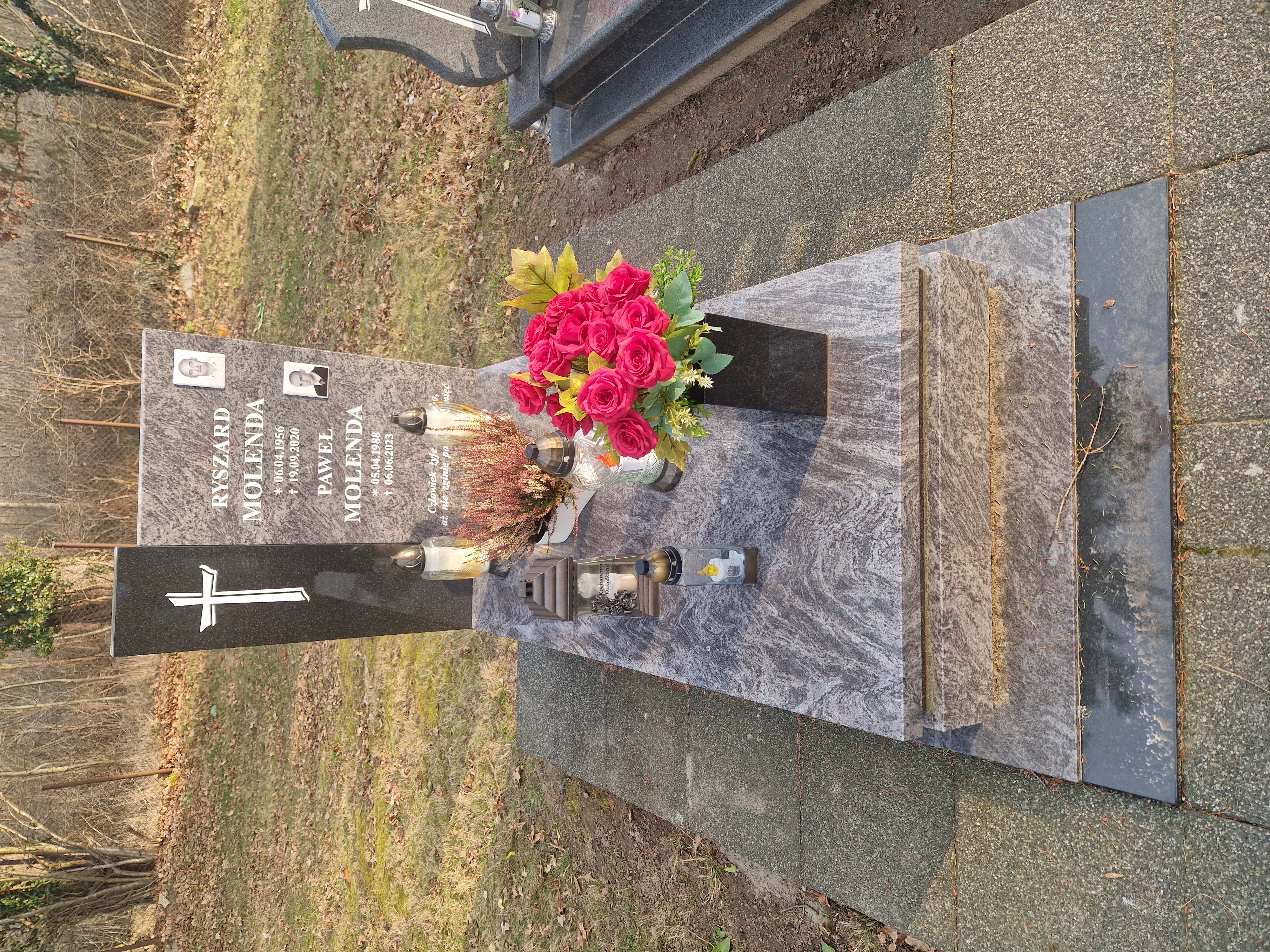 Paweł Molenda 1988 Ustka Objazda - Grobonet - Wyszukiwarka osób pochowanych